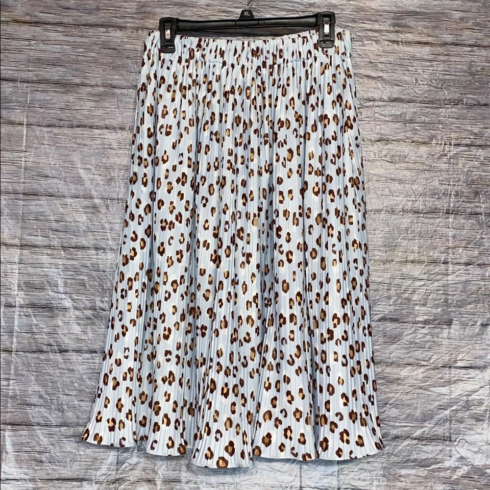 Sold* Ann Taylor Leopard Print Pleated Midi Skirt - Picture 6 of 8